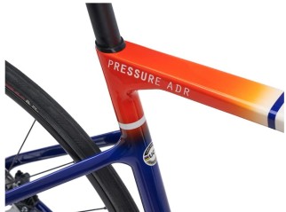 Cinelli Pressure ADR 105 Di2 Triple White Slow Fade - Biciclette Strada e Corsa - Cinelli